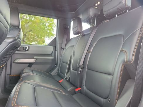 Used 2023 Ford Bronco Badlands w/ Sasquatch Package AWD/4WD image 13