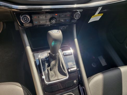 New 2026 Jeep Compass Limited image 18