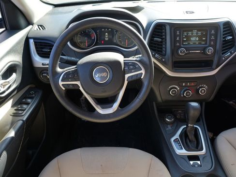 Used 2016 Jeep Cherokee Sport AWD/4WD image 18