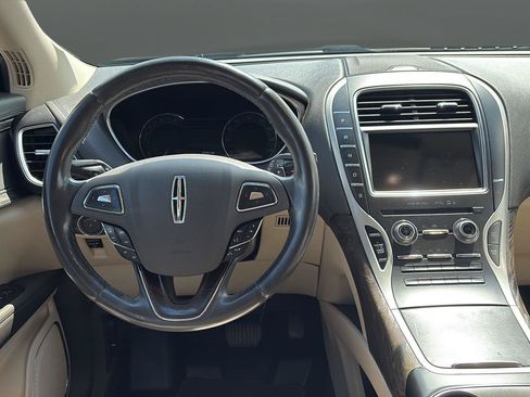 Used 2017 Lincoln MKX Reserve AWD/4WD image 19