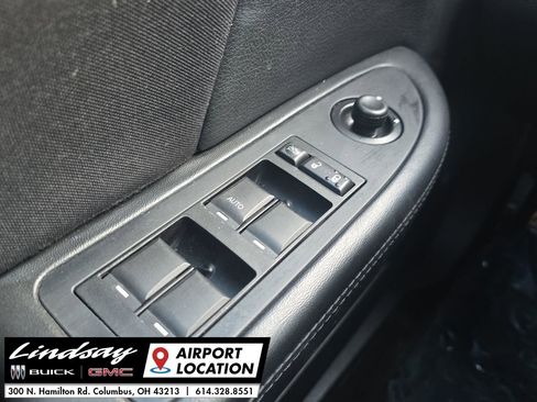 Used 2013 Chrysler 200 Touring image 21
