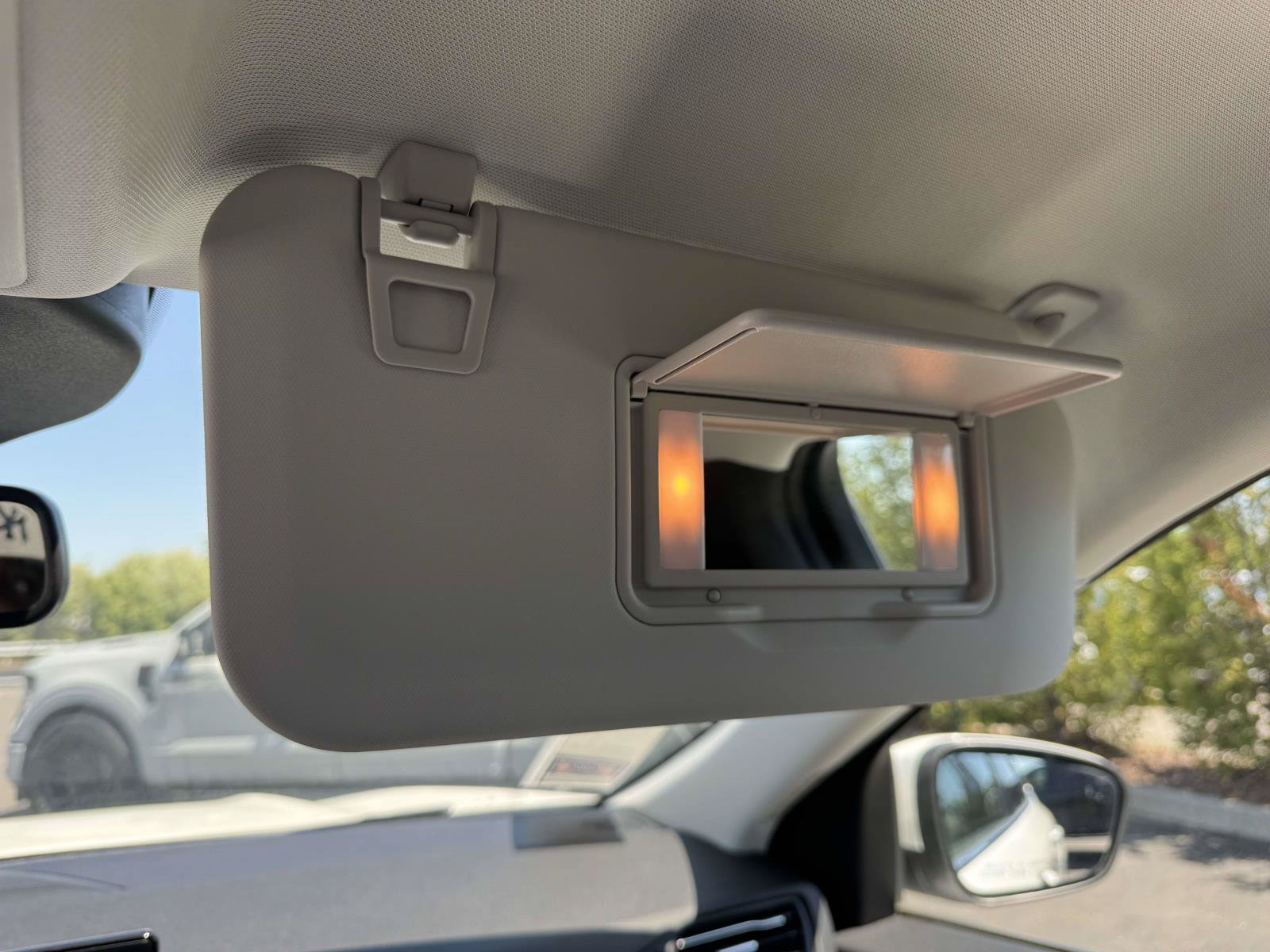 New 2023 Ford Escape SE w/ PHEV Premium Package FWD image 29