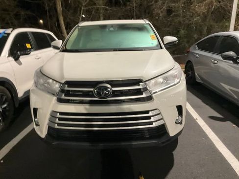 Used 2019 Toyota Highlander XLE image 13
