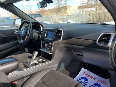 Used 2018 Jeep Grand Cherokee Laredo image 27