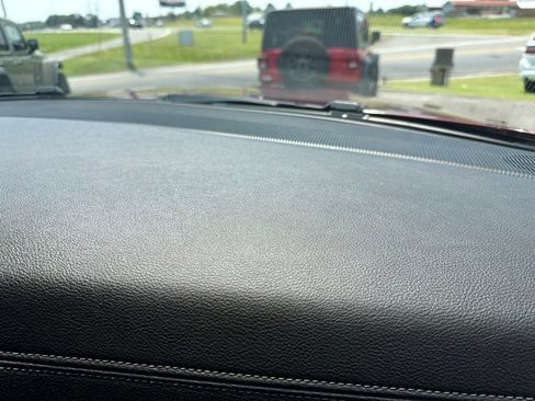 Used 2024 Jeep Wagoneer Series II w/ Flexible Seating Group RWD image 28