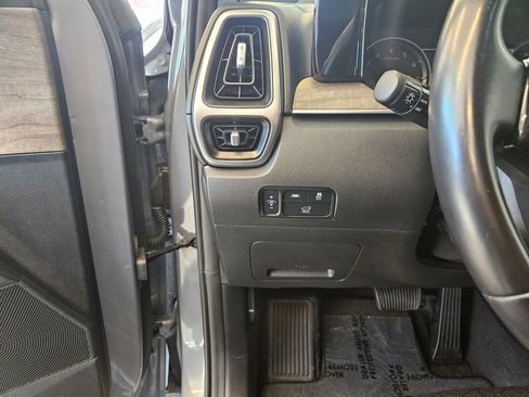 Used 2022 Kia Sorento X-Line EX image 16