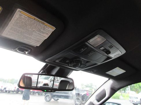 Used 2019 Toyota Tacoma TRD Off-Road AWD/4WD image 26