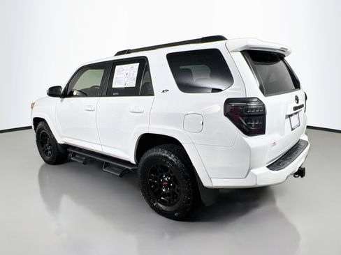 Used 2020 Toyota 4Runner SR5 Premium w/ Moonroof Package RWD image 8