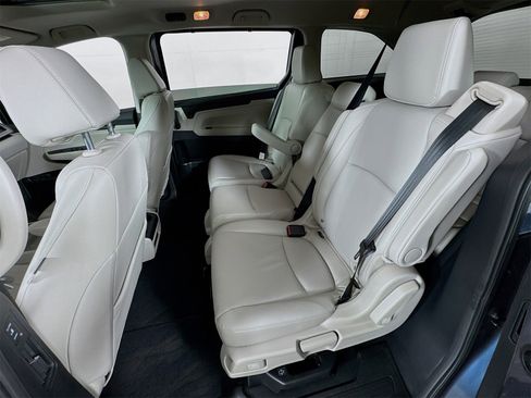 Certified 2026 Honda Odyssey EX-L image 18