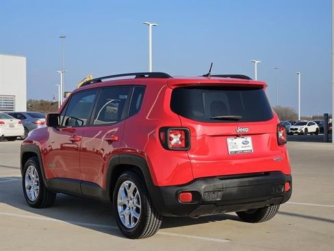 Used 2015 Jeep Renegade Latitude w/ Popular Equipment Group image 3