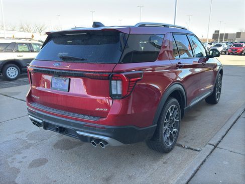 Used 2025 Ford Explorer Platinum w/ Ultimate Package image 5