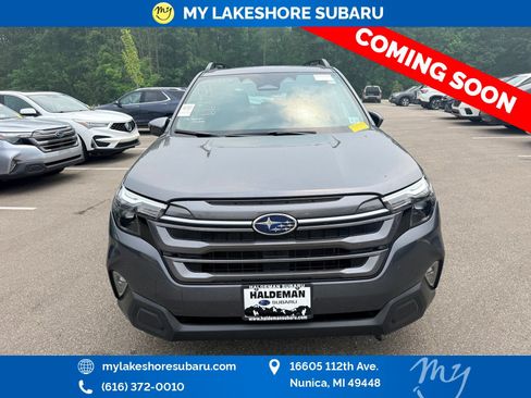 Used 2026 Subaru Forester Premium AWD/4WD image 2