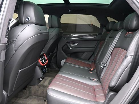 Used 2020 Bentley Bentayga image 22