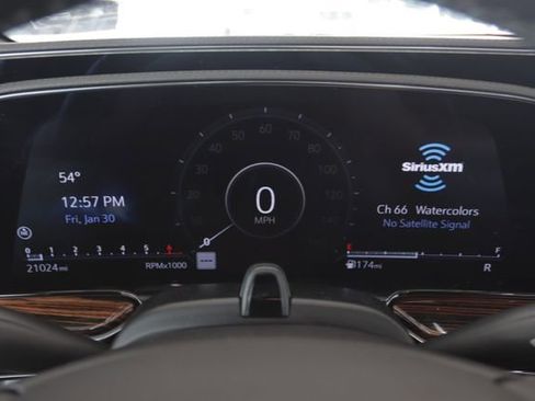 Used 2022 Cadillac Escalade ESV Premium Luxury w/ Performance Package image 16