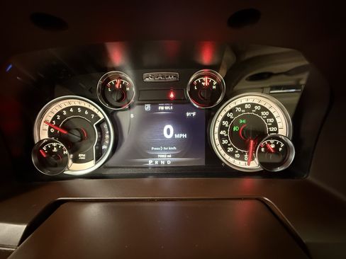 Used 2018 RAM 1500 Laramie AWD/4WD image 22