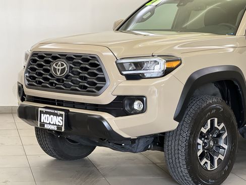 Used 2020 Toyota Tacoma TRD Off-Road AWD/4WD image 27
