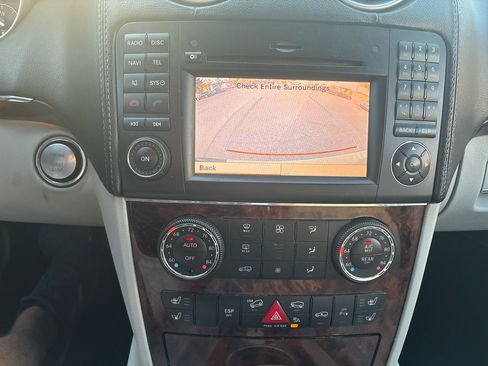 Used 2010 Mercedes-Benz GL 320 BlueTEC 4MATIC image 16