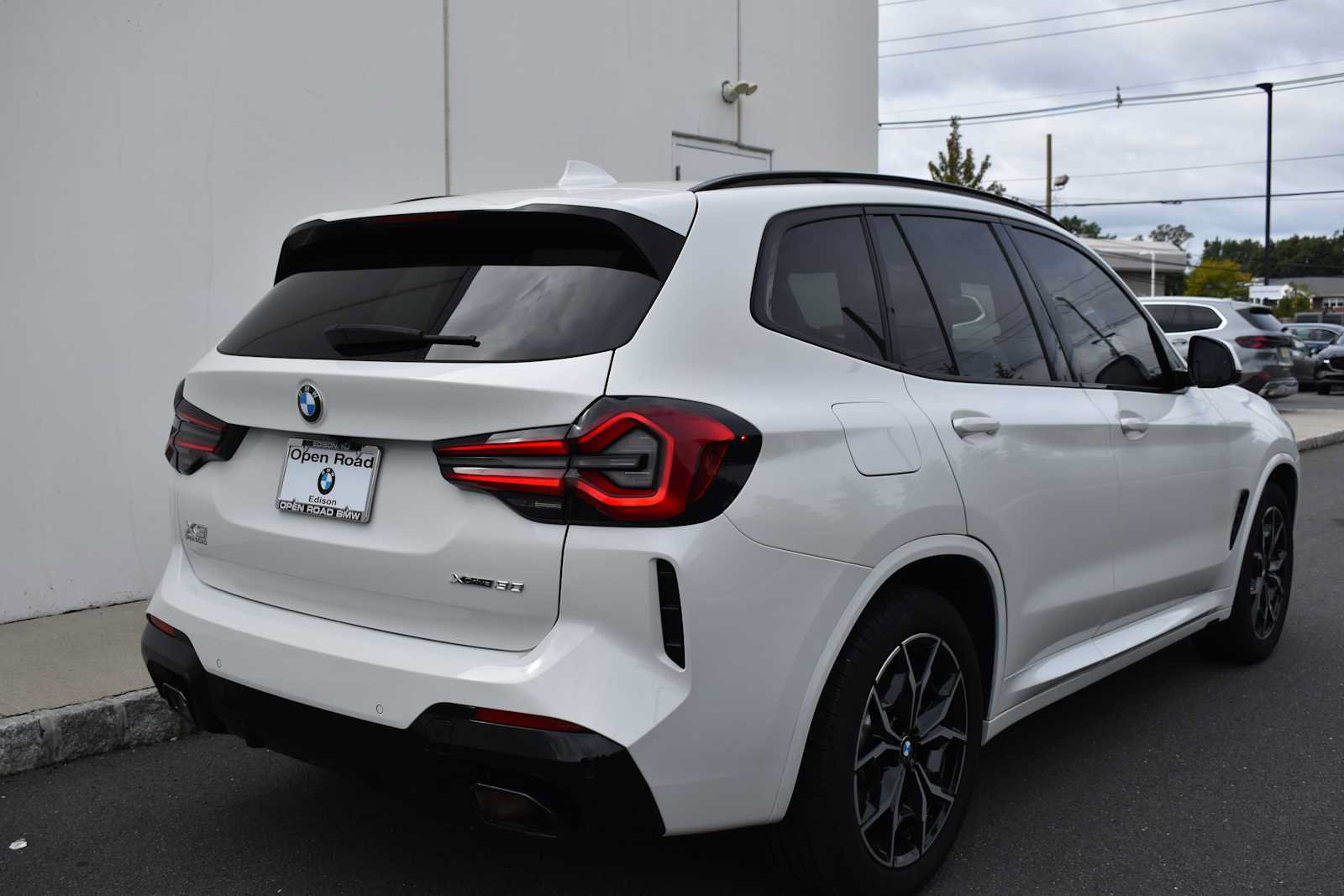 Used 2023 BMW X3 xDrive30i w/ M Sport Package AWD/4WD image 5