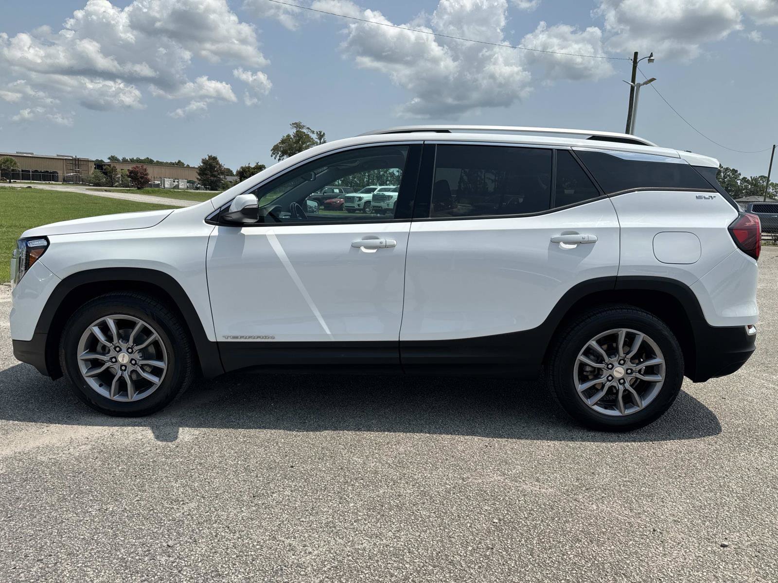Used 2022 GMC Terrain SLT AWD/4WD image 7