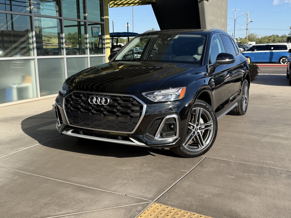 Used 2025 Audi Q5 e Premium AWD/4WD image 2