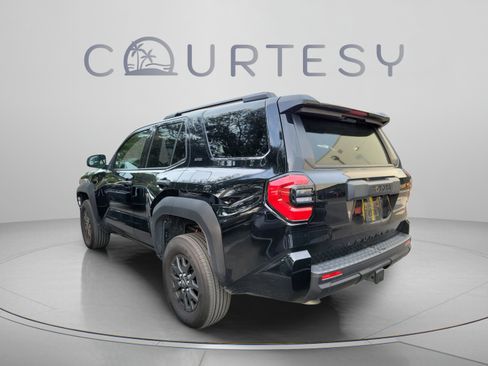Used 2025 Toyota 4Runner SR5 AWD/4WD image 11