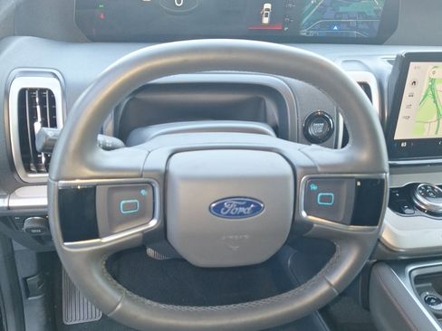 Certified 2025 Ford Expedition Active image 11