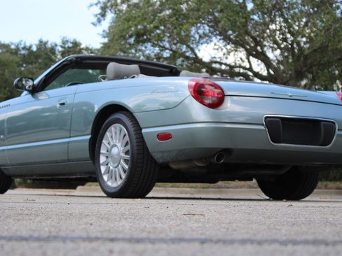Used 2004 Ford Thunderbird Pacific Coast RWD image 10