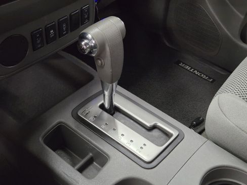 Used 2014 Nissan Frontier SV w/ SV Value Truck Package image 18