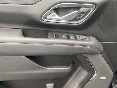 Used 2022 GMC Yukon SLT w/ SLT Luxury Package image 17