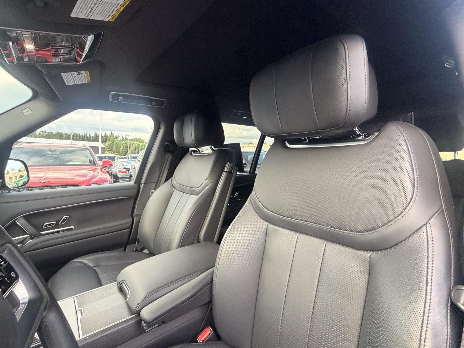 Used 2024 Land Rover Range Rover Long Wheelbase Autobiography AWD/4WD image 18