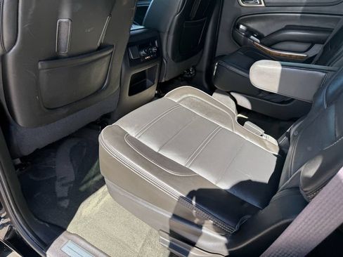 Used 2015 GMC Yukon Denali w/ Touring Package AWD/4WD image 27