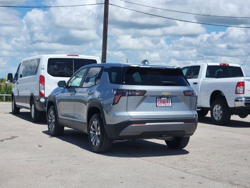 Used 2026 Chevrolet Equinox LT FWD image 5