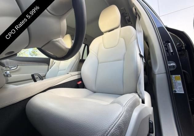 Used 2024 Volvo XC90 B6 Plus AWD/4WD image 3