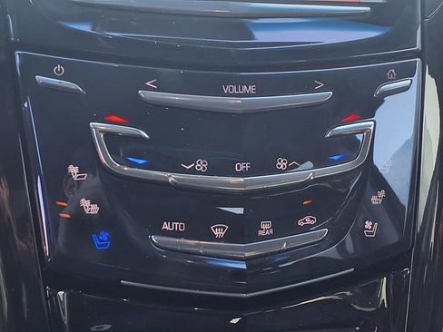 Used 2020 Cadillac Escalade Luxury AWD/4WD image 6