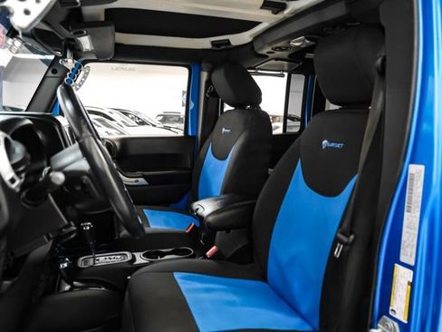 Used 2016 Jeep Wrangler Unlimited Rubicon AWD/4WD image 24
