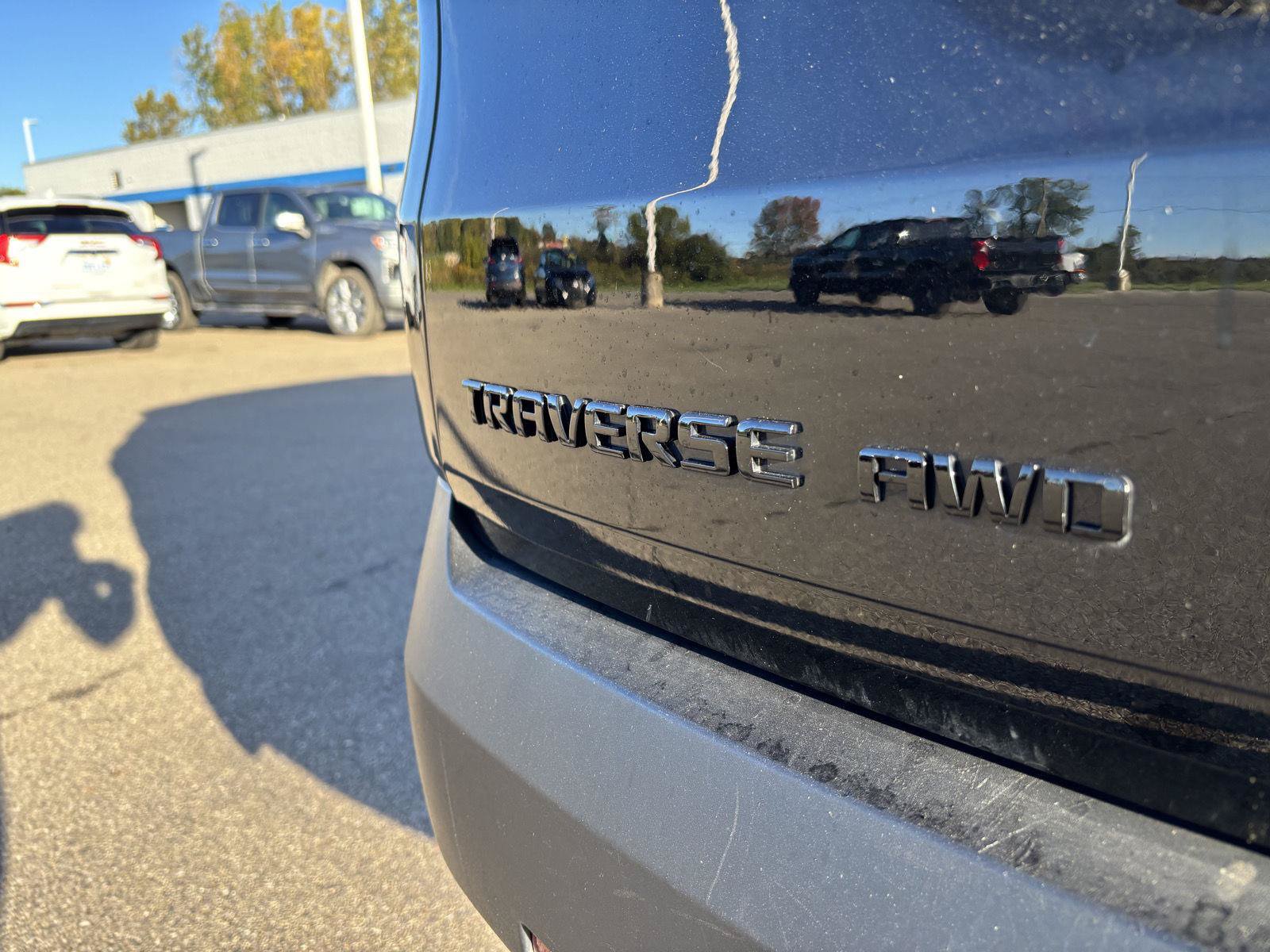 Used 2023 Chevrolet Traverse LS w/ Midnight/Sport Edition AWD/4WD image 8