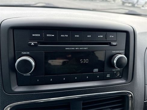 Used 2014 Dodge Grand Caravan SXT image 16