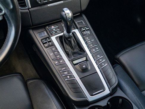 Used 2017 Porsche Macan S image 27