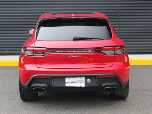 Certified 2025 Porsche Macan AWD/4WD image 7