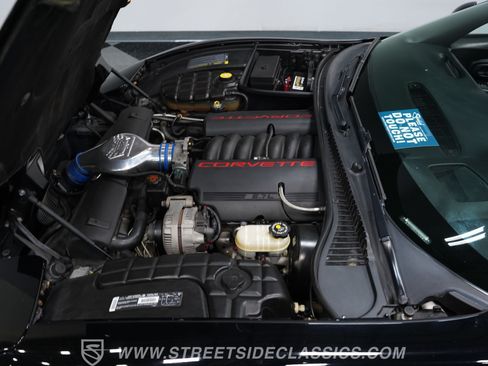 Used 2001 Chevrolet Corvette Coupe w/ Preferred Equipment Group2 RWD image 3