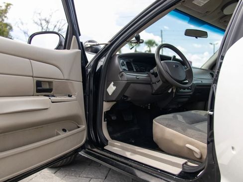 Used 2011 Ford Crown Victoria Police Interceptor RWD image 15