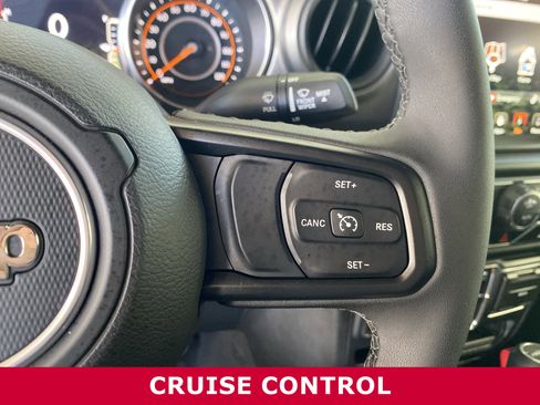 Used 2023 Jeep Gladiator Sport image 12