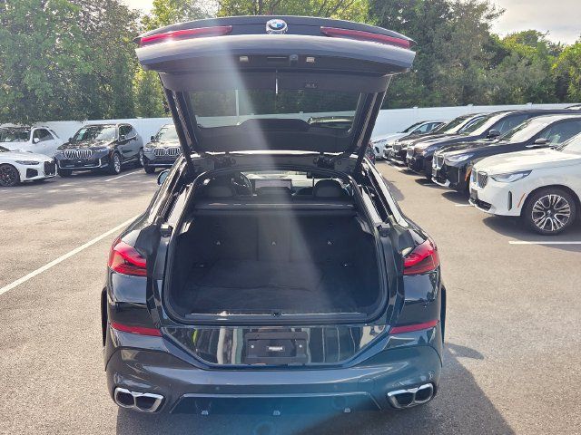 Used 2024 BMW X6 M60i AWD/4WD image 32