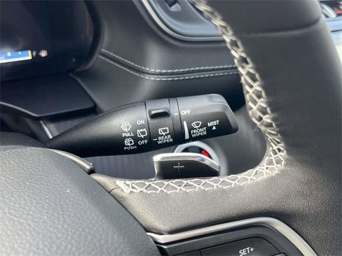 New 2025 Jeep Grand Cherokee Altitude image 19