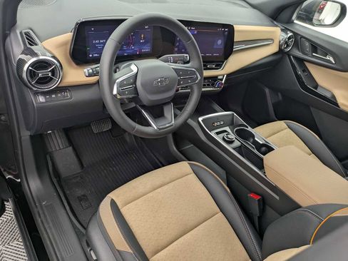 New 2026 Chevrolet Equinox ACTIV w/ Convenience Package III AWD/4WD image 2