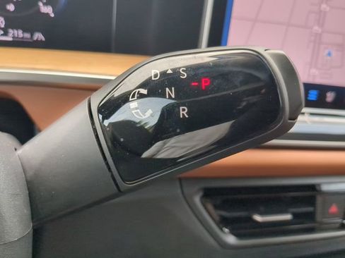 Used 2025 Volkswagen Tiguan SEL R-Line AWD/4WD image 27