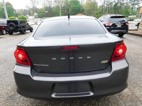 Used 2014 Dodge Avenger SE w/ Quick Order Package 27Z SE V6 FWD image 8