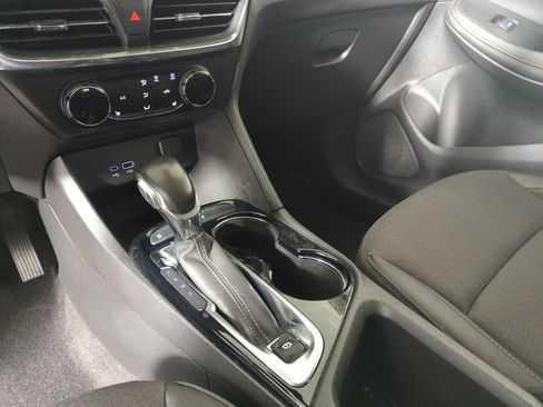 Used 2024 Buick Encore GX Preferred w/ Comfort Package FWD image 19