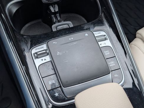 Used 2020 Mercedes-Benz GLB 250 4MATIC image 27