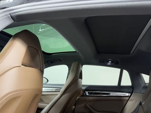 Used 2018 Porsche Panamera 4S image 19